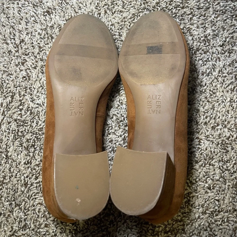 Naturalizer Camel Tan Brown Suede Heels - Picture 3 of 3